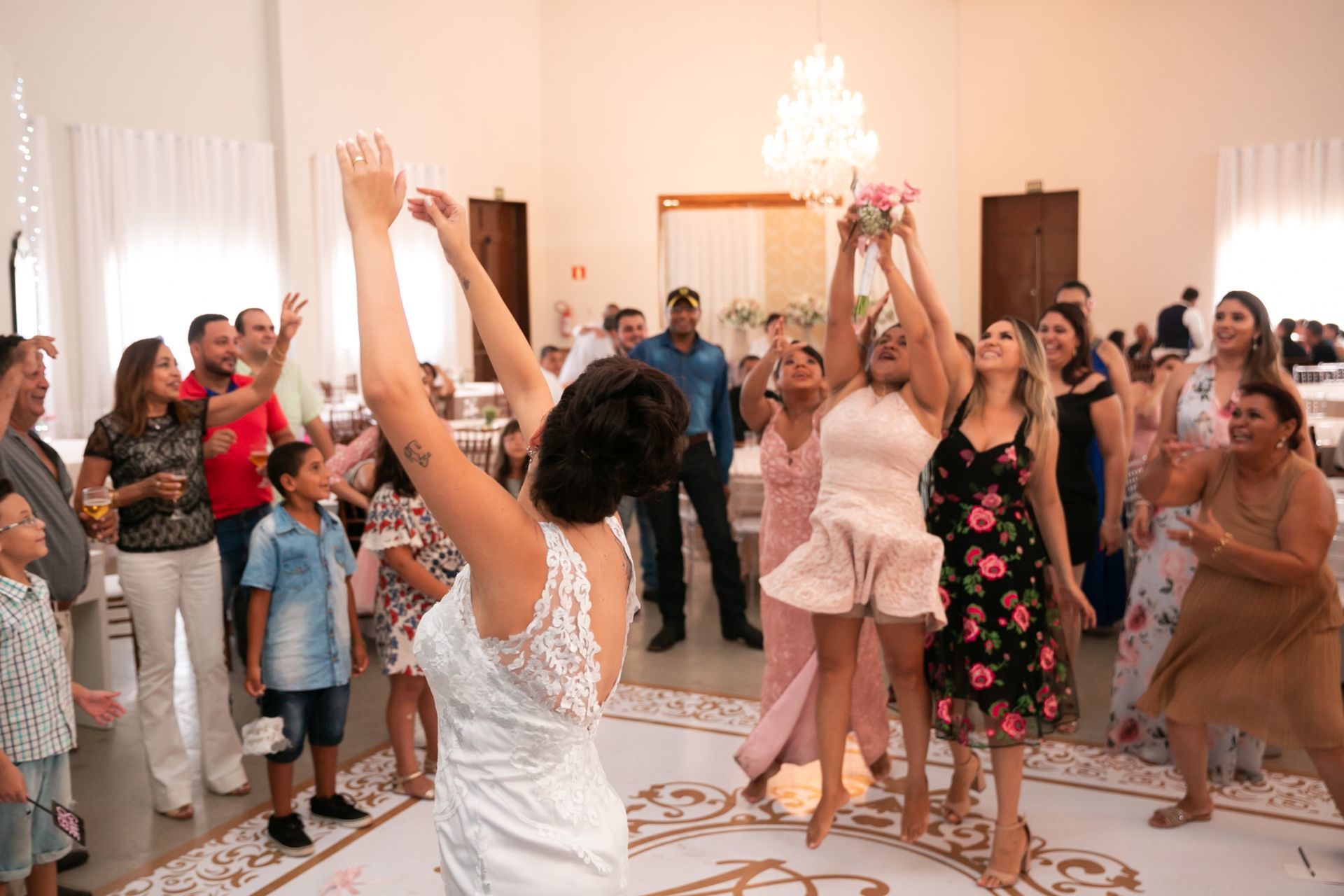 Foto Casamento na Casa Paroquial Nossa Senhora Perpétuo Socorro - Andreoni e Stefânia Foto Casamento na Casa Paroquial Nossa Senhora Perpétuo Socorro - Andreoni e Stefânia - Imagem 85